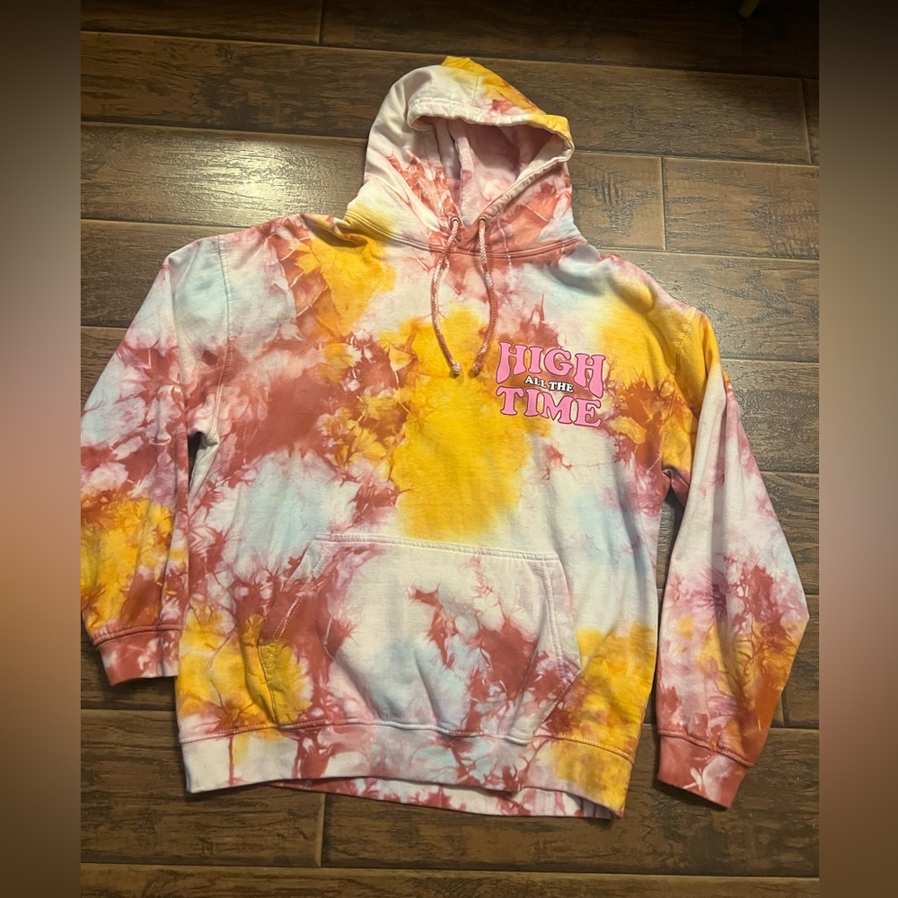 Assholes Live Forever
Tie-Dye Hoodie with Graphic Print